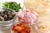 豚肉とアサリのキムチ炒めの作り方の手順1