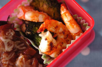 エビとブロッコリーのソテー