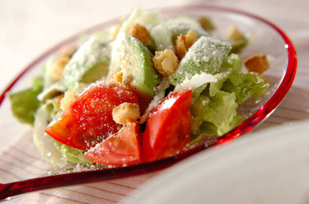 アボカドのシーザーサラダ
