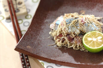 酢じめサンマのとろろ昆布和え