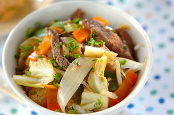 野菜とカルビの炒め丼