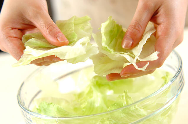 レタスの担々スープの作り方の手順1