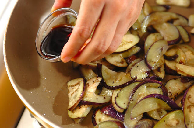 ナスとチーズの炒め物の作り方の手順2