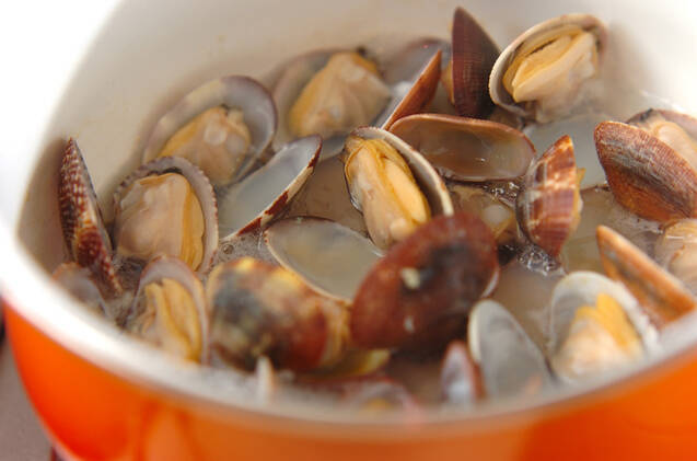アサリとキノコのガーリックスープの作り方の手順2