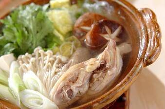 骨付鶏肉の水炊き鍋