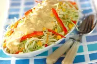 せん切り野菜のサラダ