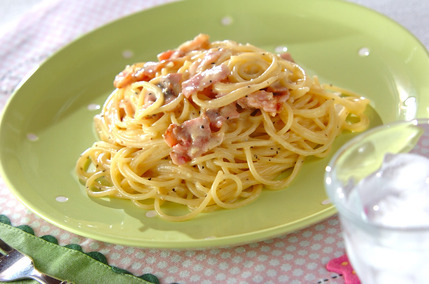 クリームソースパスタ