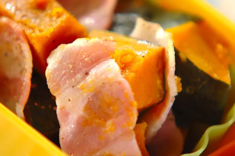 カボチャとベーコンのシンプルレンジ煮 副菜 レシピ 作り方 E レシピ 料理のプロが作る簡単レシピ