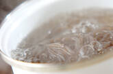 糸コンニャクのクルミ和えの下準備1