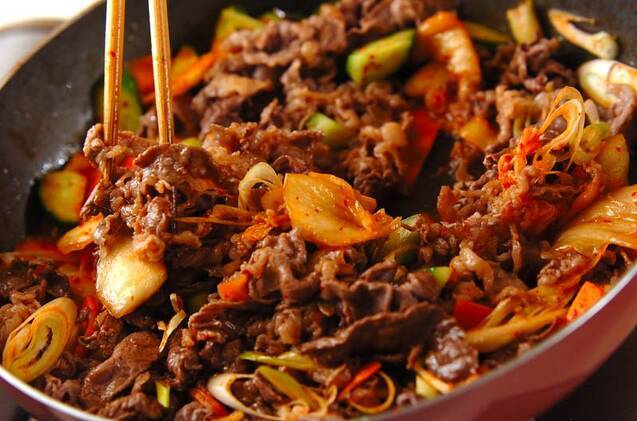 牛肉とキュウリ漬けの炒め物の作り方の手順8