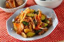 牛肉とキュウリ漬けの炒め物