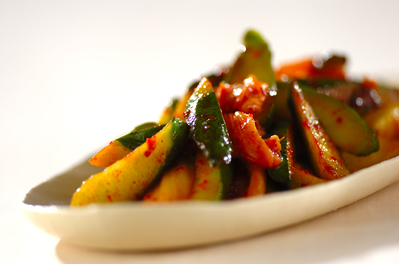 キュウリのキムチ炒め 副菜 レシピ 作り方 E レシピ 料理のプロが作る簡単レシピ