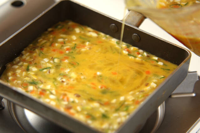 具だくさんの卵焼きの作り方の手順5