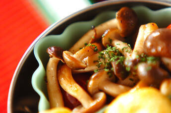 キノコとトマトの香り炒め