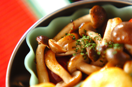 キノコとトマトの香り炒め