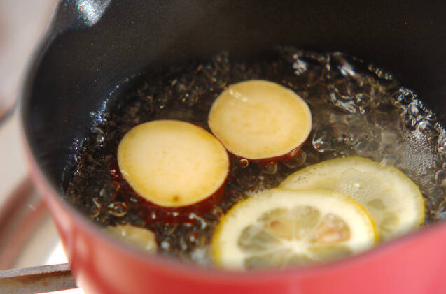 サツマイモのレモン煮の作り方の手順2