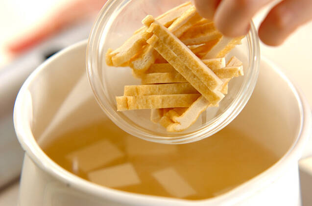 豆腐と油揚げのみそ汁の作り方の手順4