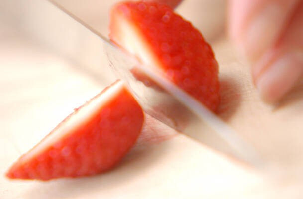 大人のイチゴトライフルの作り方の手順1