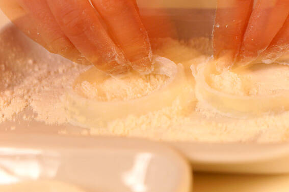 玉ネギリング3つの色での作り方の手順1