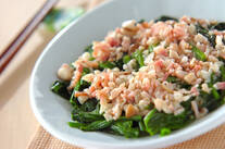 ホウレン草のガーリックサラダ