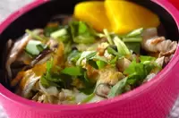 豚とシイタケの卵とじ丼