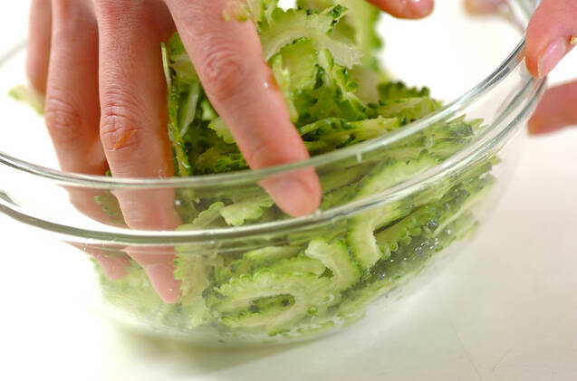 ゴーヤの和風マリネの作り方の手順1