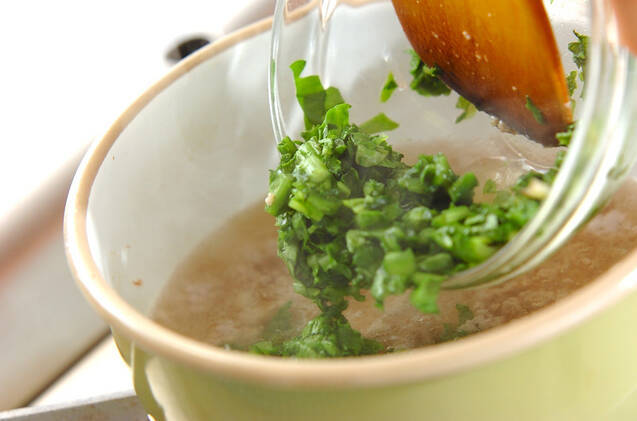 春菊と豚肉のピリ辛♪アジアンスープの作り方の手順4