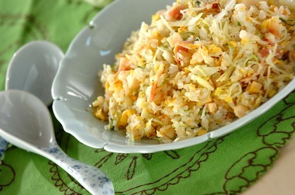 ゴマ油香る！せん切りキャベツのチャーハン