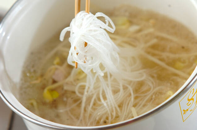 豆モヤシのエスニック風スープの作り方の手順4