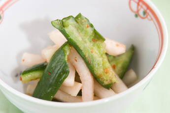 キュウリのピリ辛甘酢漬