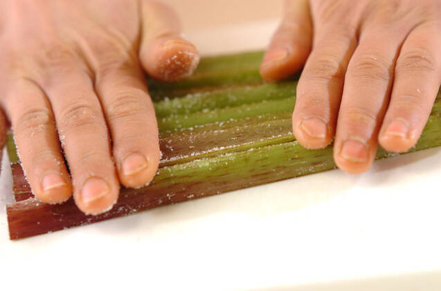 フキとゴボウ天の煮物の作り方の手順1