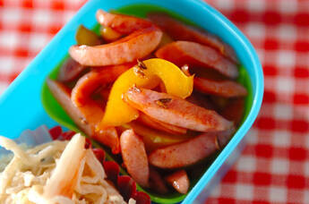 ソーセージとパプリカのクミン炒め