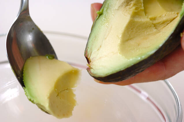 アボカドと鮭の包み揚げの作り方の手順1