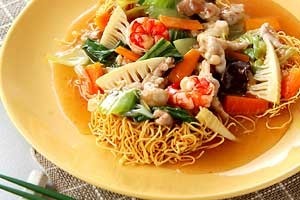 具だくさん！長崎の皿うどん 自宅で簡単に 食べ応えあり