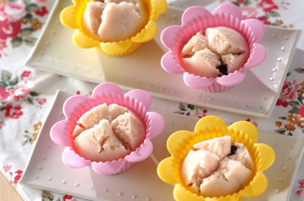 イチゴ蒸しパン