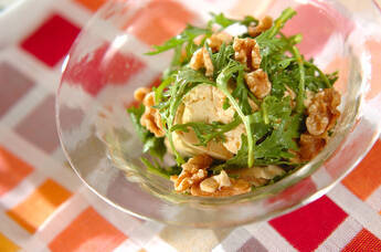 春菊と豆腐のピリ辛サラダ