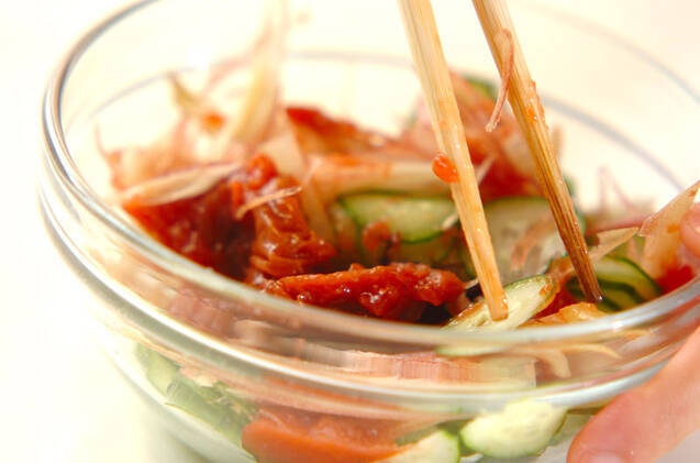 鶏ささ身と梅キュウリのゴマダレ素麺の作り方の手順3