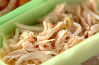 ささ身とモヤシのゴマ和え