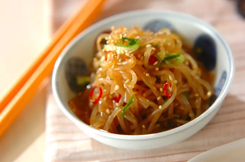 ヘルシー 糸こんにゃくのきんぴら 副菜 レシピ 作り方 E レシピ 料理のプロが作る簡単レシピ