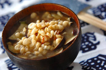 ナスと天かすのみそ汁