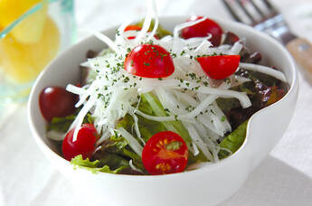 サニーレタスのサラダ