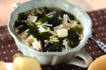 ワカメのヘルシースープ