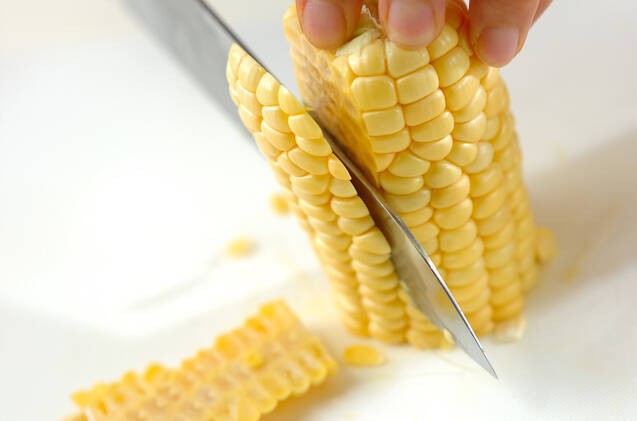 旬の甘みを味わう冷製コーンポタージュの作り方の手順1