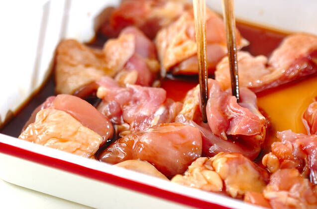 ご飯がすすむ！甘辛焼き鳥丼の作り方の手順1