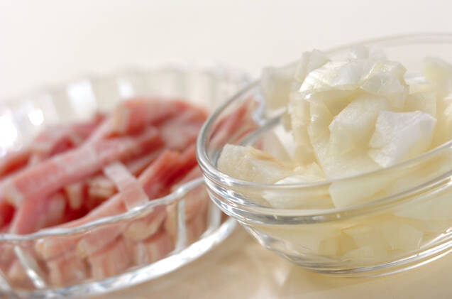 コンソメスープの作り方の手順1