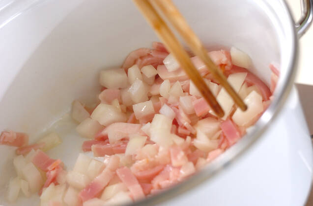 コンソメスープの作り方の手順3