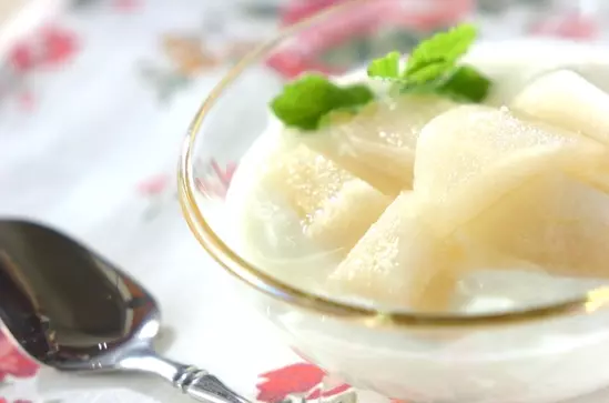 梨とヨーグルトのデザート レシピ 作り方 E レシピ 料理のプロが作る簡単レシピ