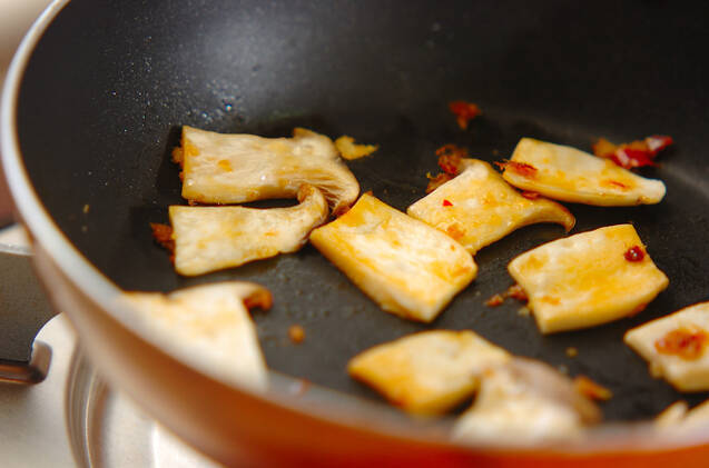 エリンギとニラの中華炒めの作り方の手順2