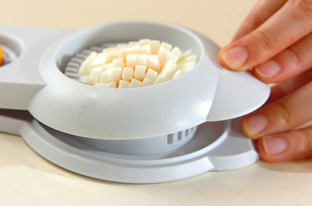 卵とホタテの和風ユズコショウ風味カナッペの作り方の手順2