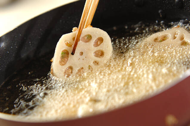 レンコンのはさみ揚げの作り方の手順4